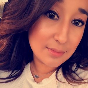 Meet your Posher, Cassandra